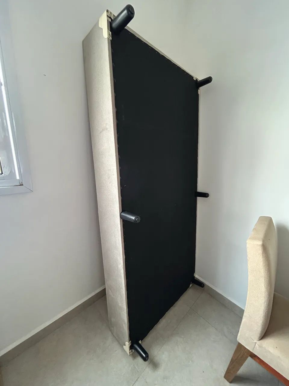 Vendo base cama box solteiro + colchão 