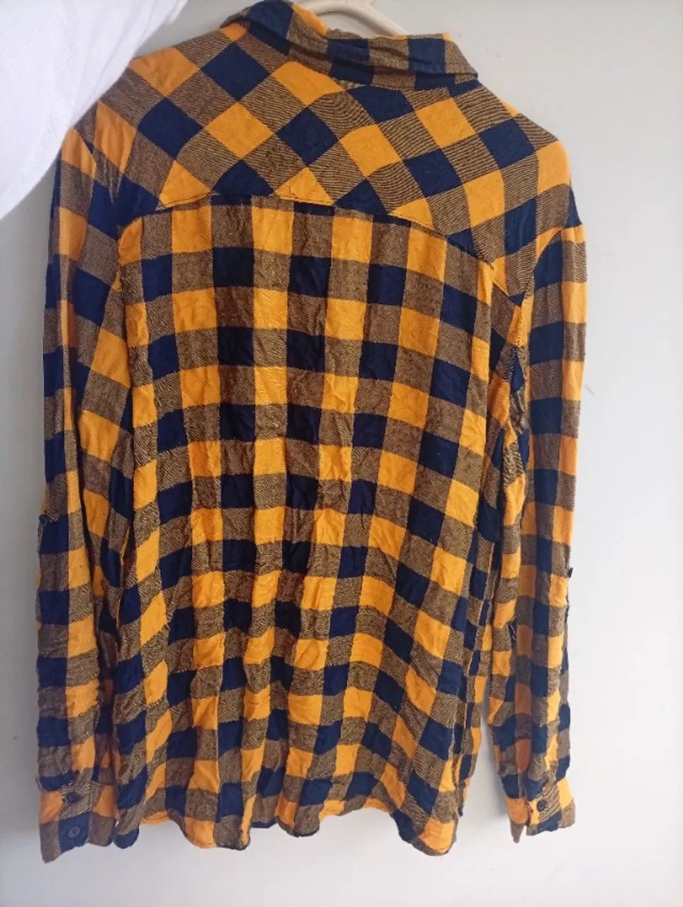 Camisa xadrez M amarela e azul  - Foto 5
