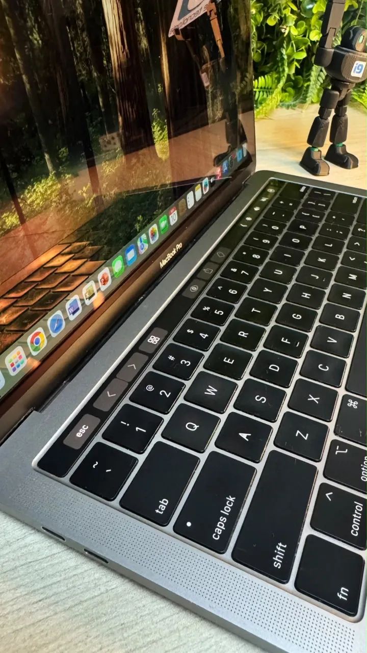 MacBook Pro 2019 A1989 Intel Core i7 Quad core 16GB DDR3 1TB SSD