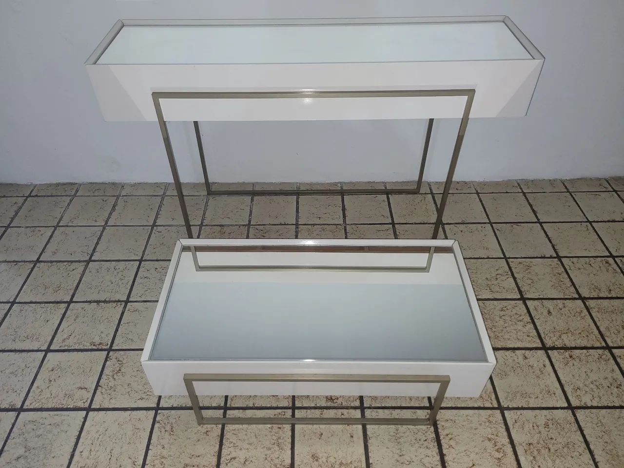 Conjunto Aparador e Mesa de Centro