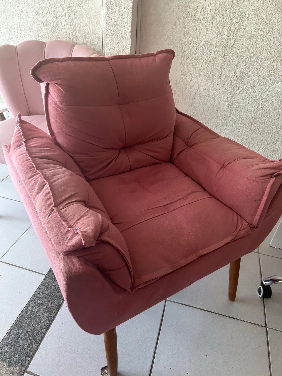 Poltrona rosa65704315323139121