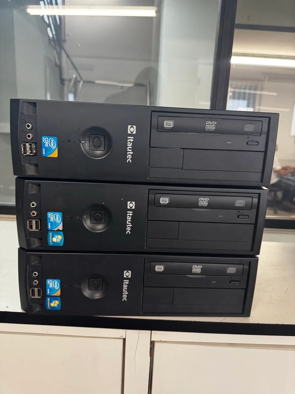 Lote de três computadores Itautec i5 ST4271
