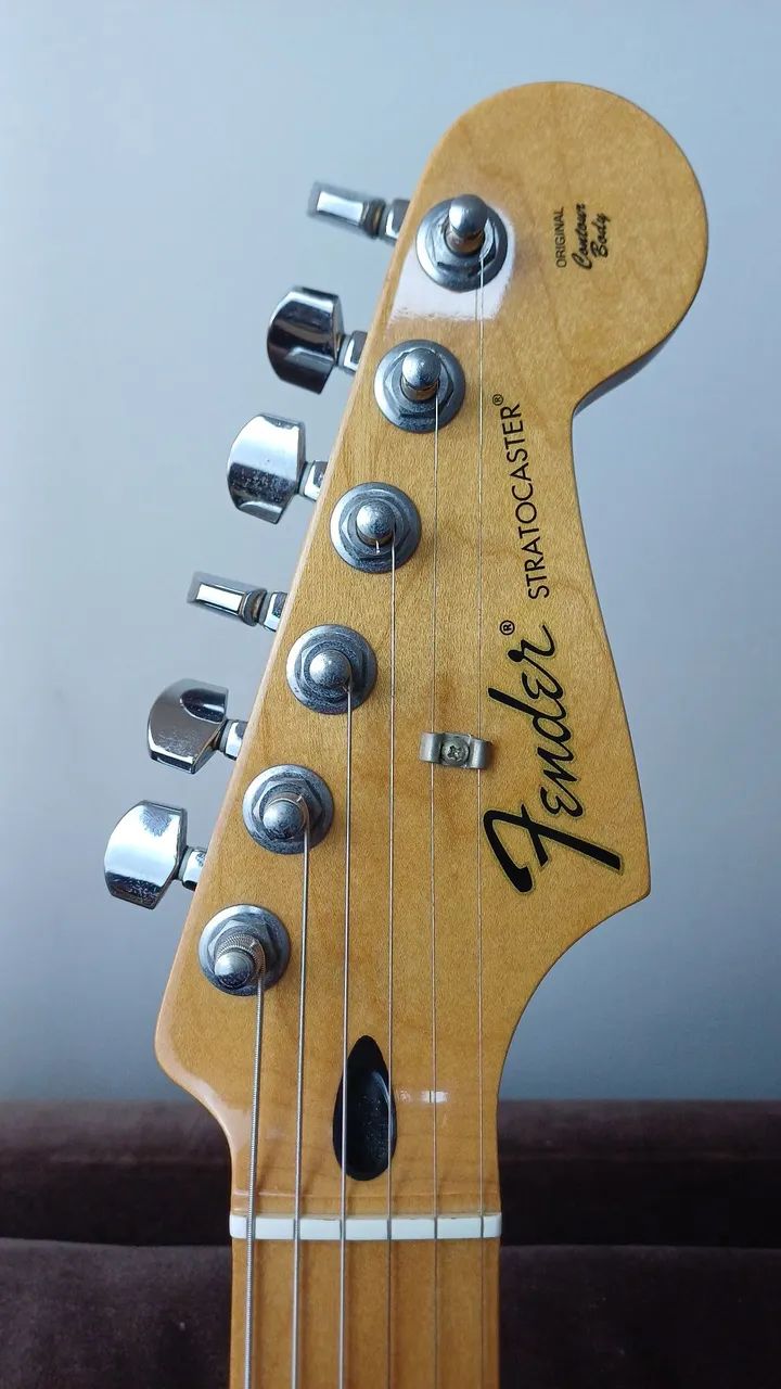 Fender stratocaster Deluxe Plus Top - Instrumentos musicais