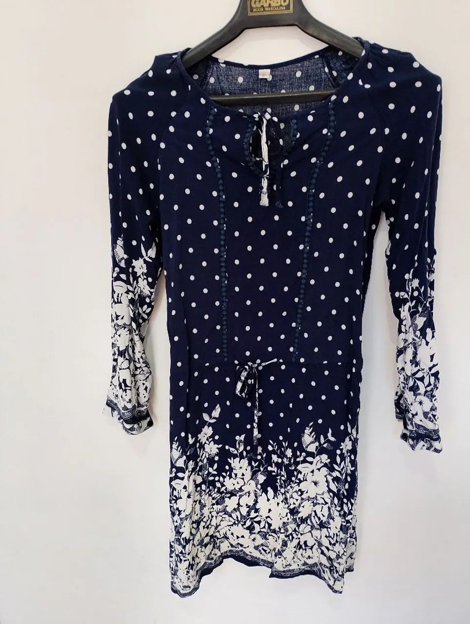 Vestido de Poá Tam. P azul/ branco  - Foto 4