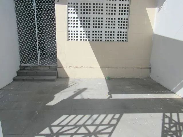Casa para alugar no Benfica com suíte e vaga de garagem. - Foto 2