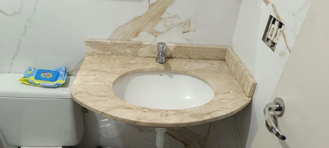 Pias de banheiro 