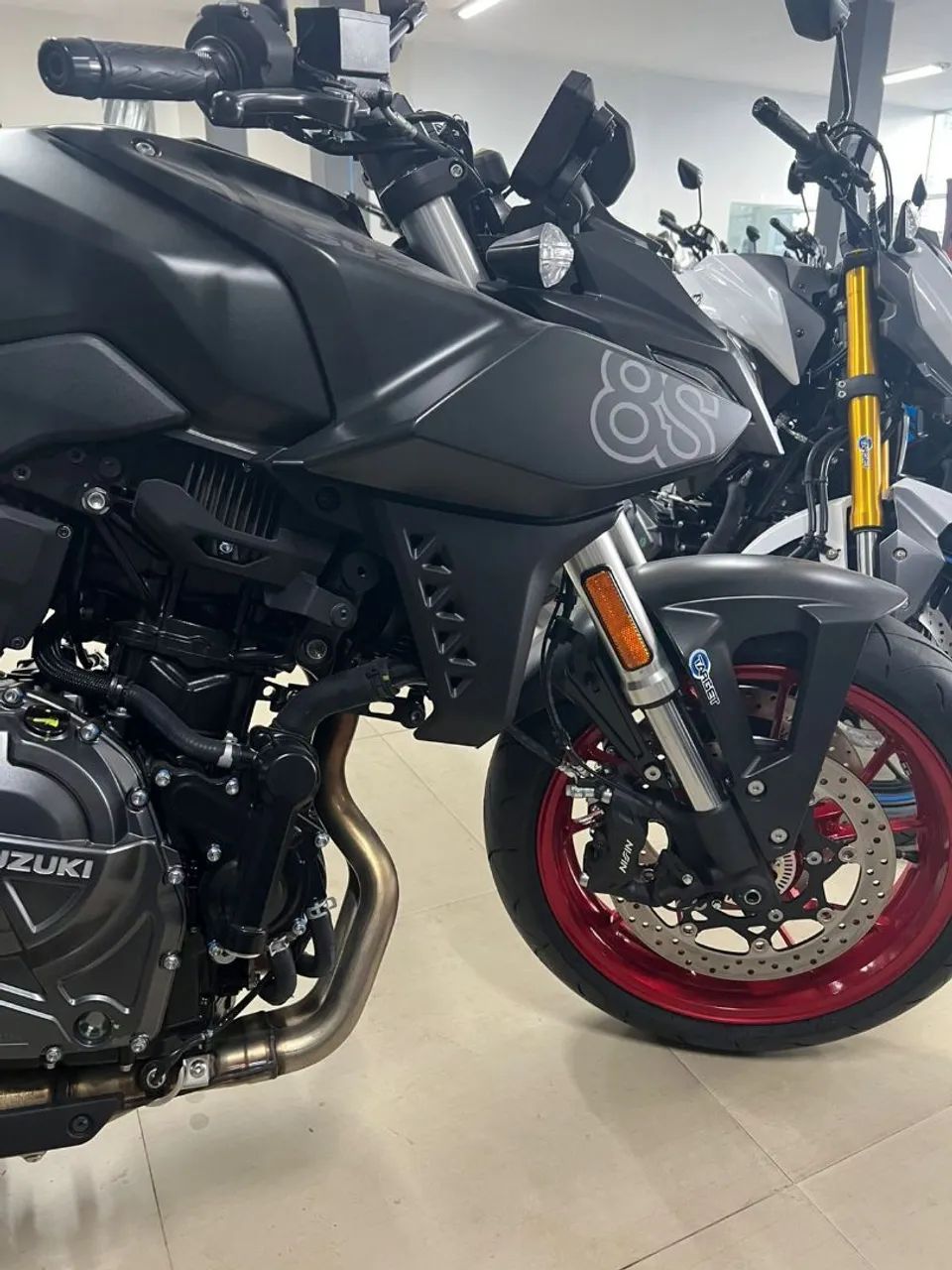 GSX-8S 800 CILINDRADA  - Foto 5