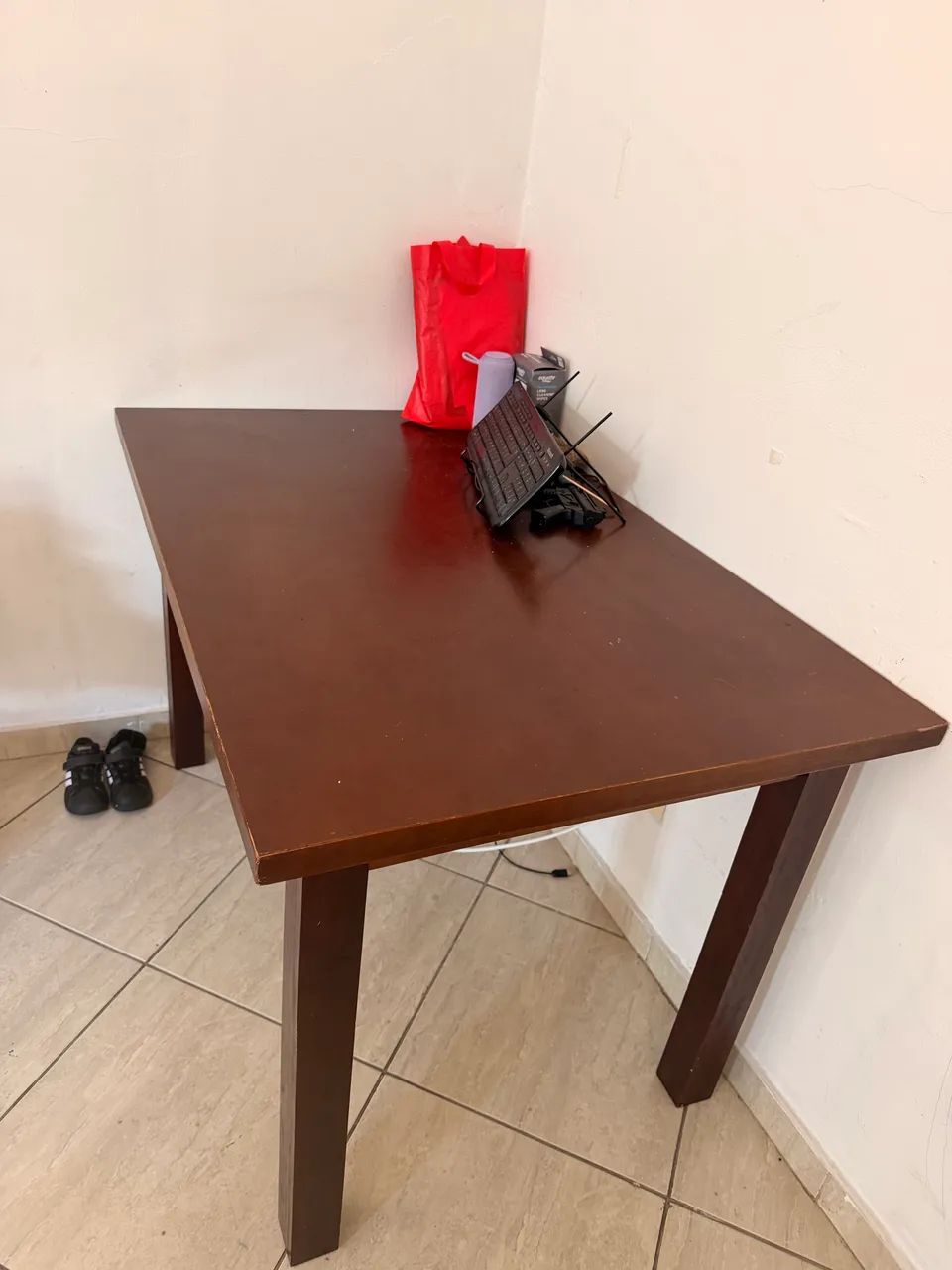 Mesa de madeira de  4 lugares  - Foto 5