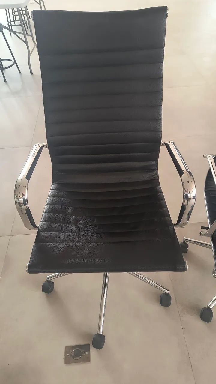 Conjunto de 4 Cadeiras para escritório executivas. - Foto 3
