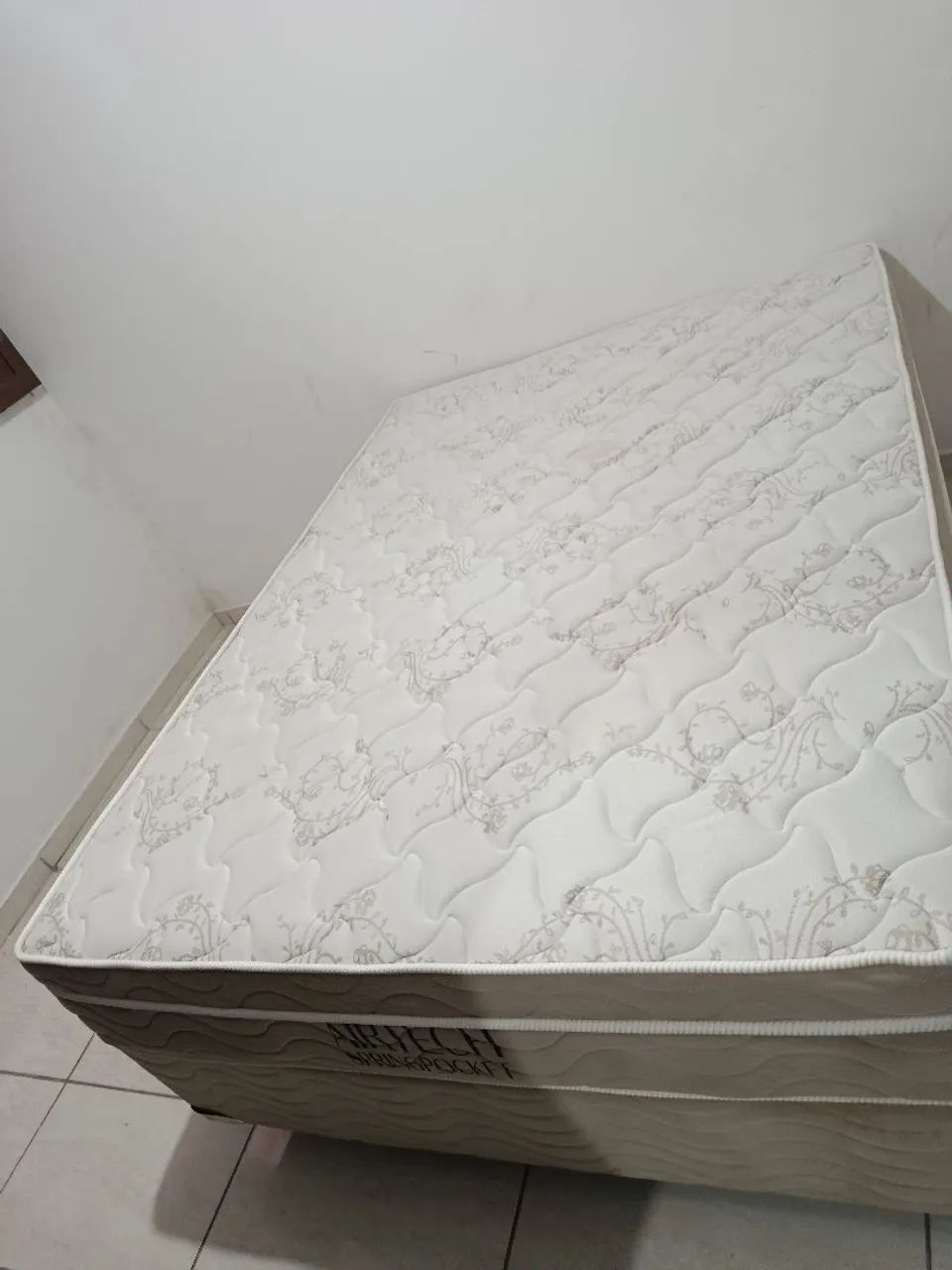 Cama box casa usada 6 meses apenas 