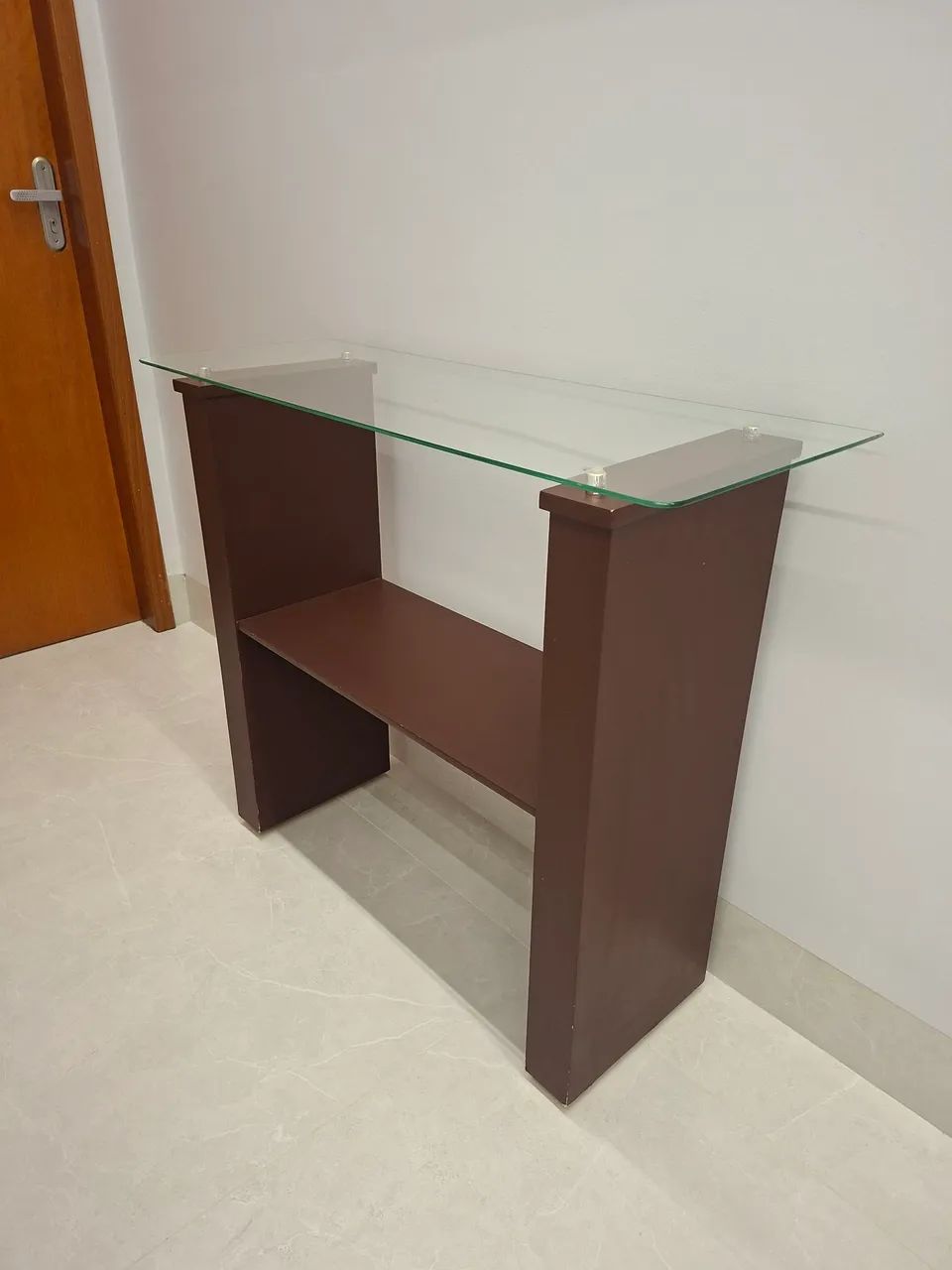 Aparador de mdf e vidro 