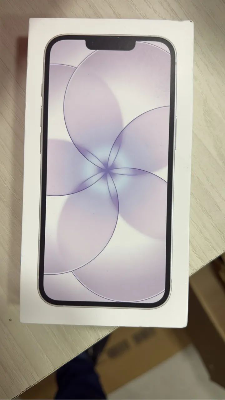 iPhone 17e lacrado e na caixa 256g cor branco - Foto 2