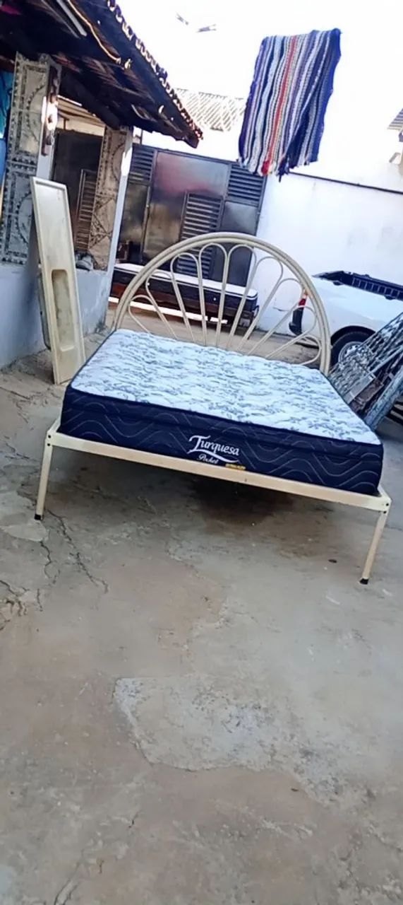 Vendo essa cama com colchão  - Foto 5