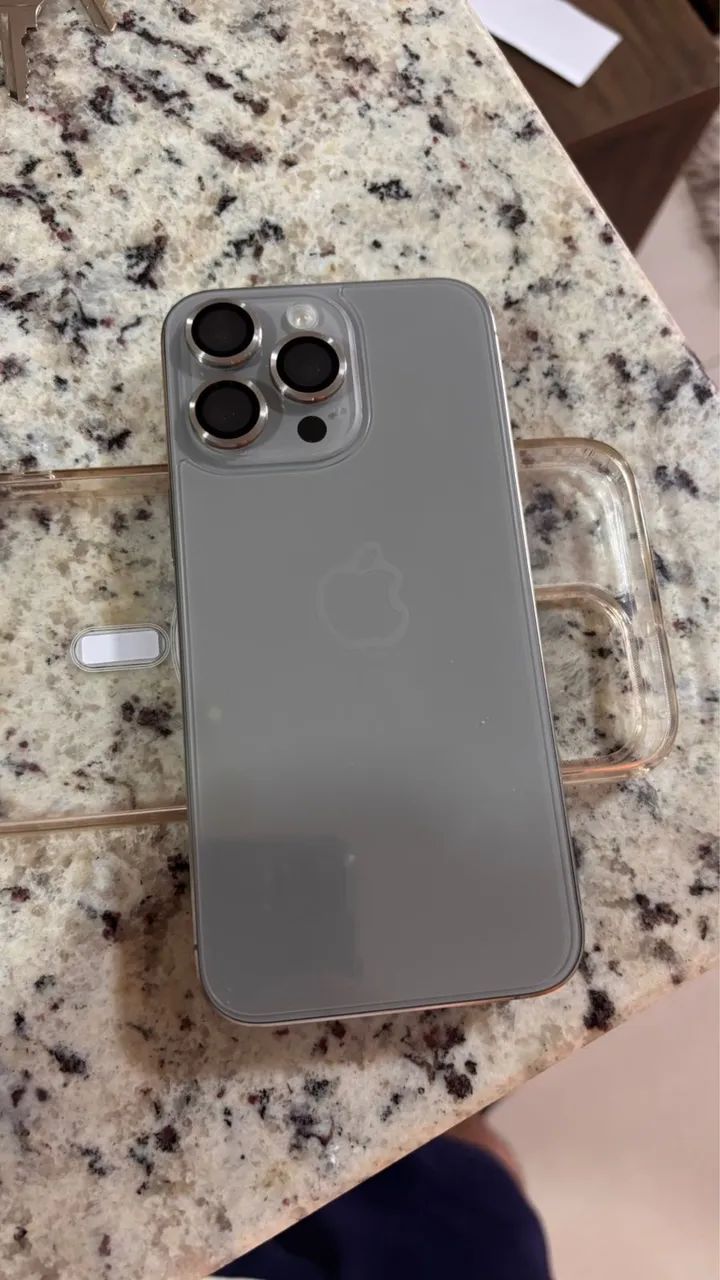 iPhone 15 pro max 252 gigas cinza espacial - Foto 2