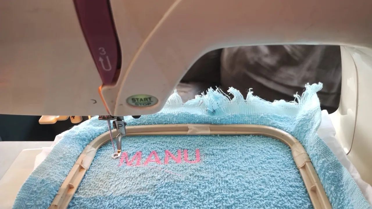 máquina de bordar Janome 300E - Foto 3
