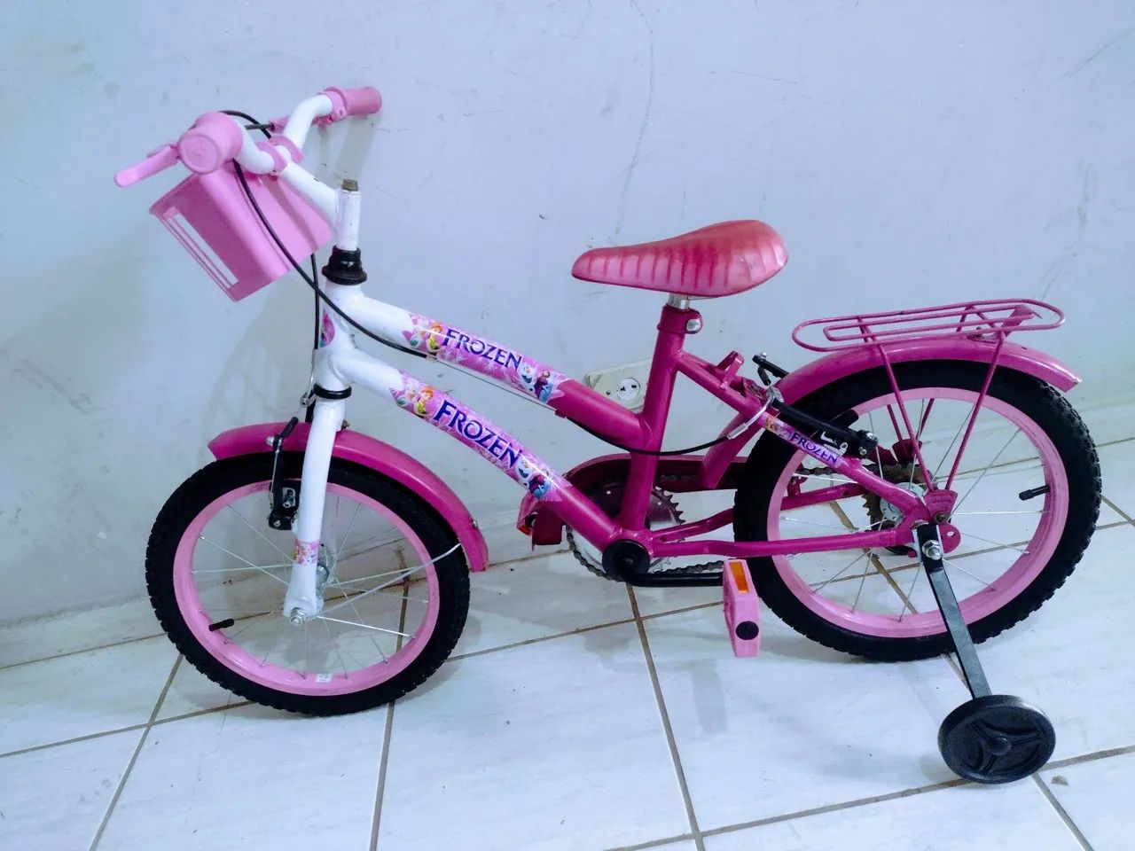Bicicleta aro 16 Frozen impecável  - Foto 2