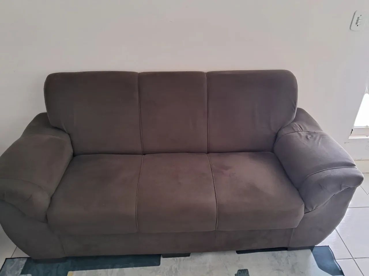 Vendo um sofá em perfeito Estado de conservação 2 e 3 lugares  - Foto 2