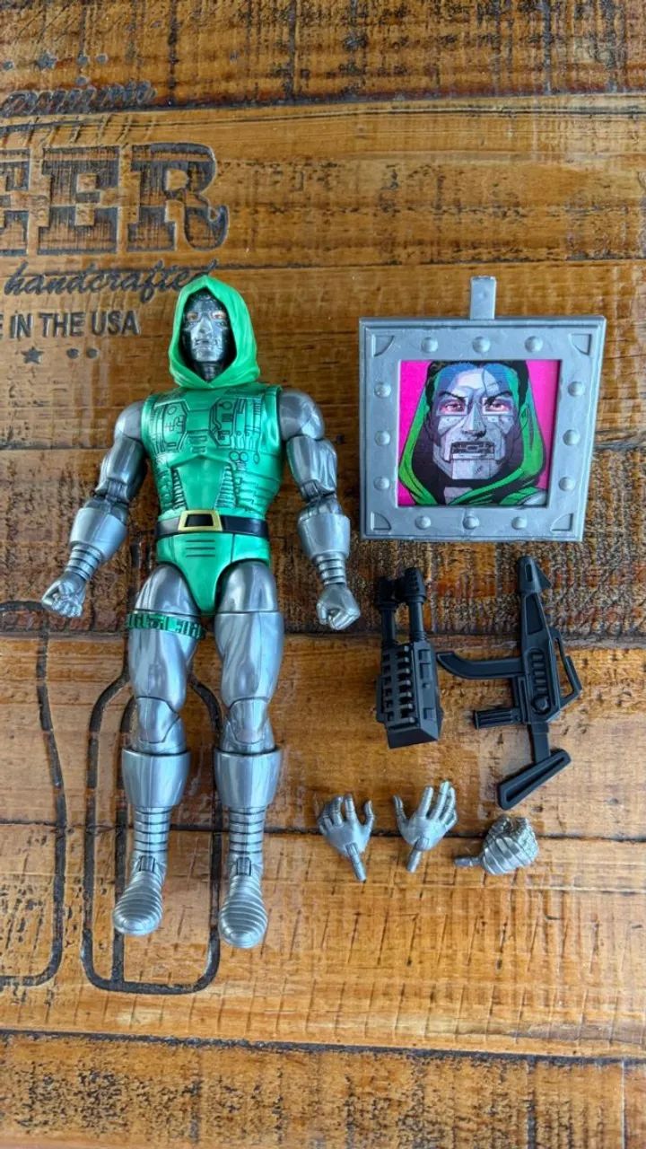 Dr Doom Secret Wars Marvel Legends !!