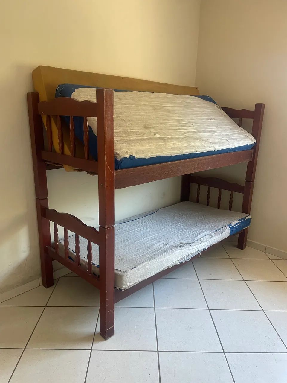 Beliches com colchões 