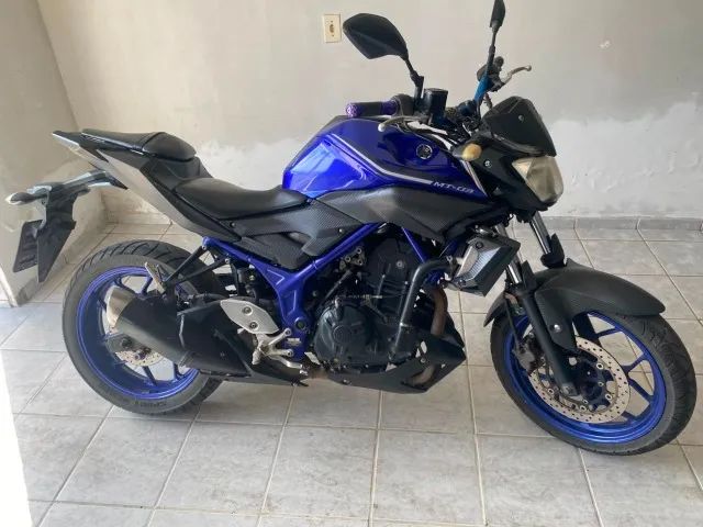 MT03 Azul 2017 quitado.