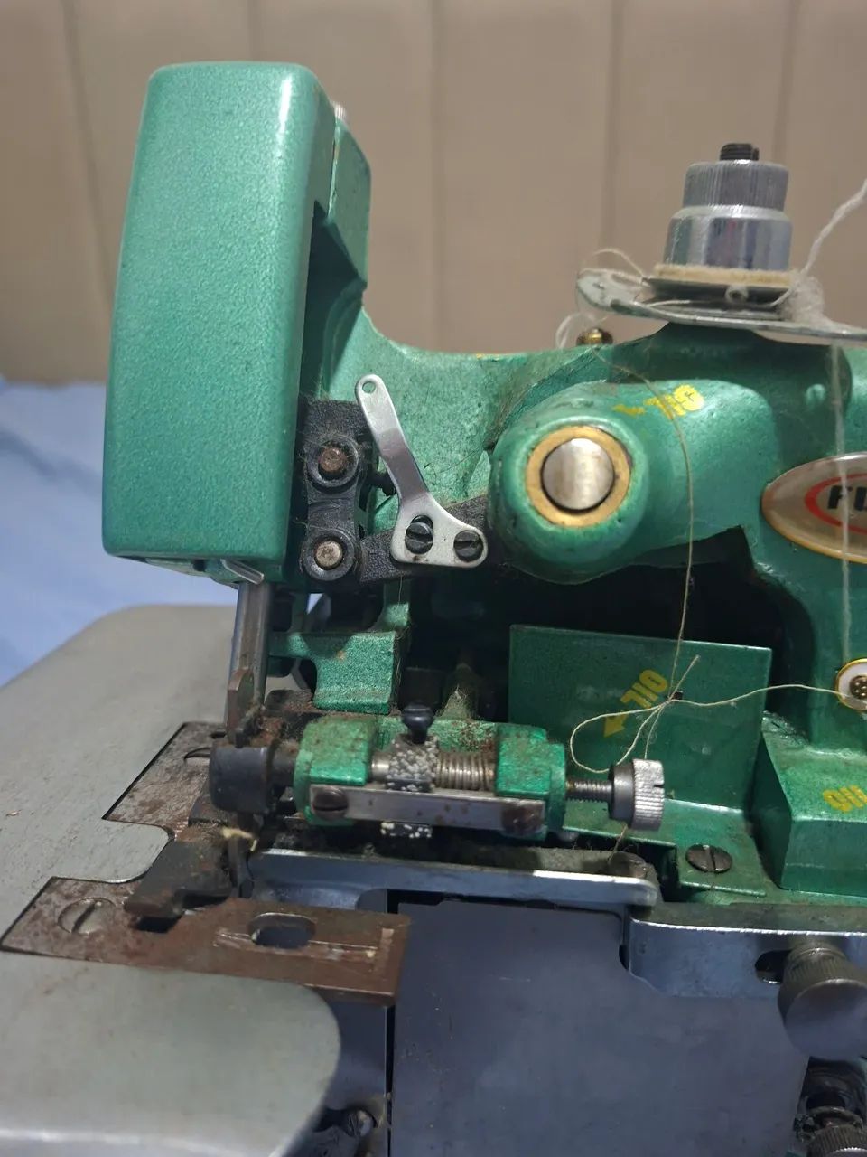 Máquina overlock com mesa de encaixe - Foto 5
