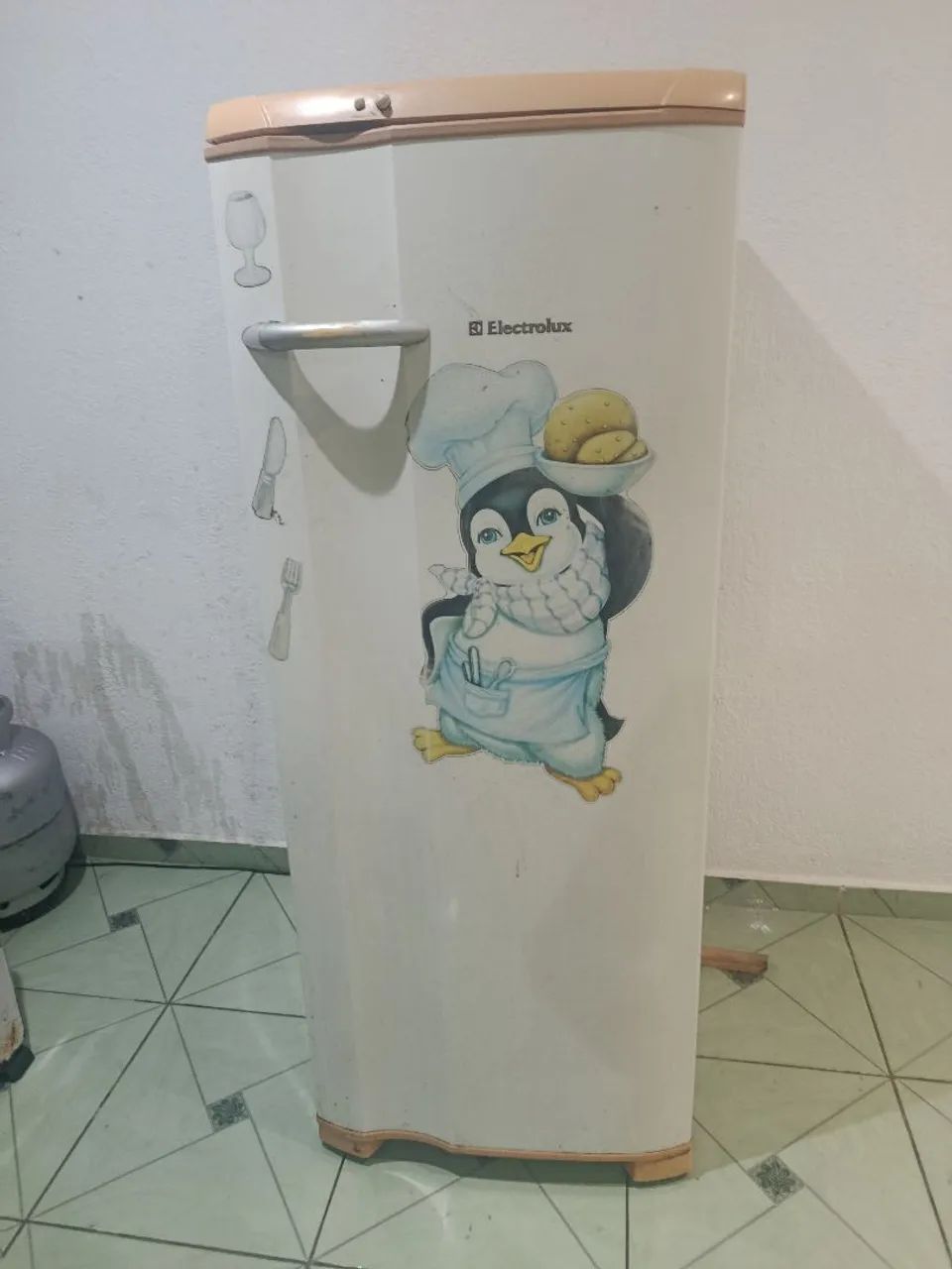 Geladeira Eletrolux usada porém funcionando perfeitamente