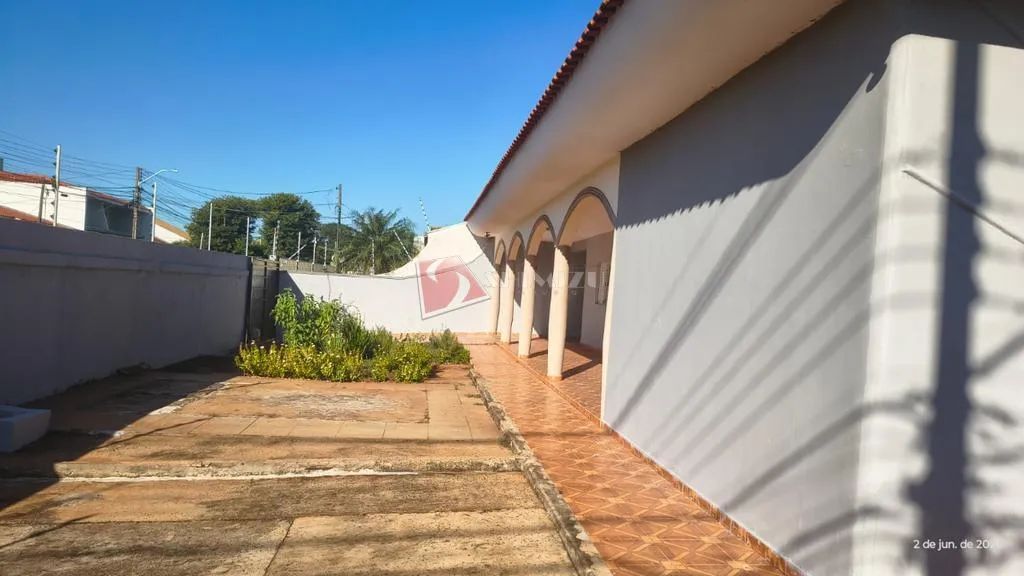Casa à venda em Maringá, Parque Residencial Cidade Nova, com 3 quartos, com 182.64 m² - Foto 3