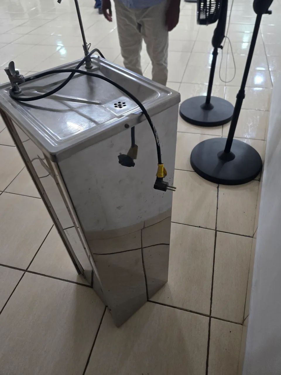 Bebedouro de coluna inox