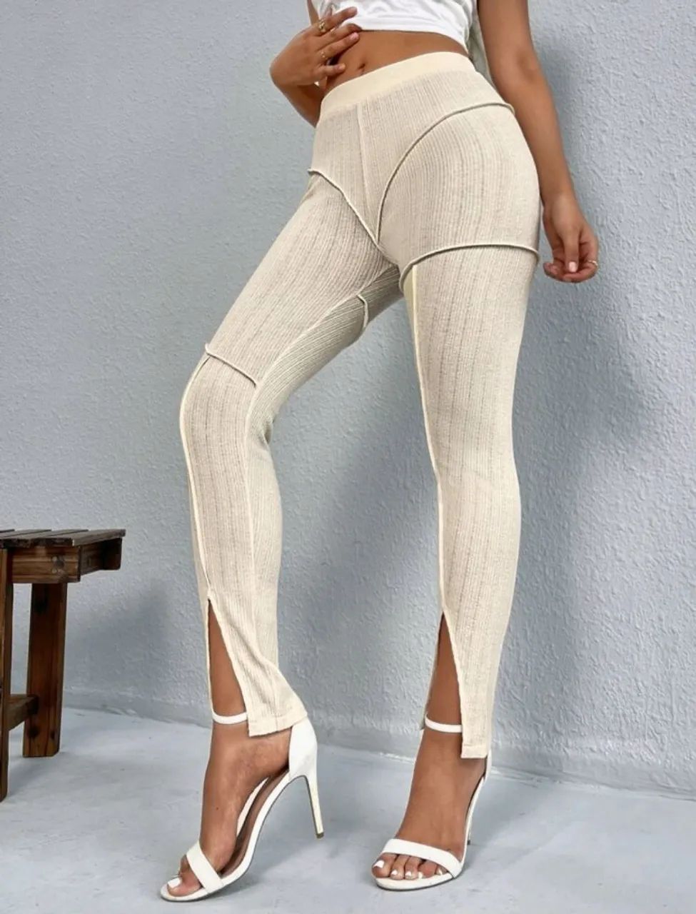 Calça em malha com fenda frontal  - Foto 2