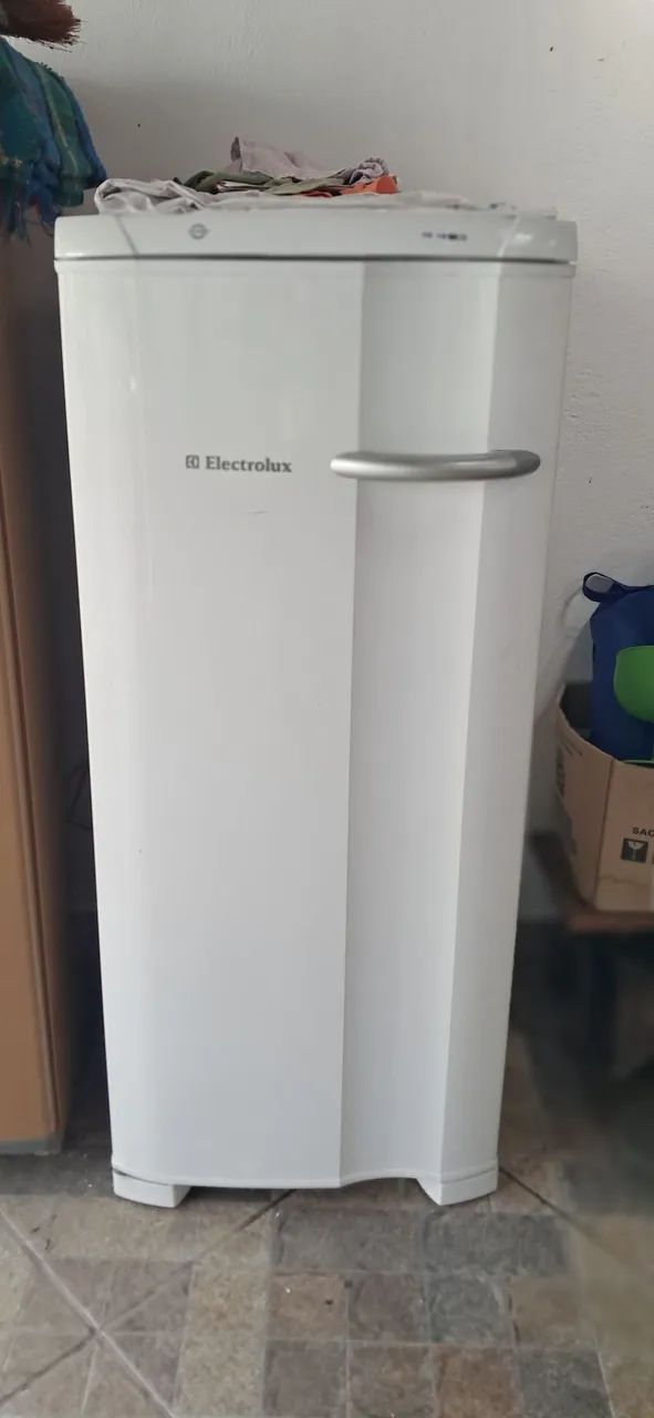 Freezer FE18 Electrolux