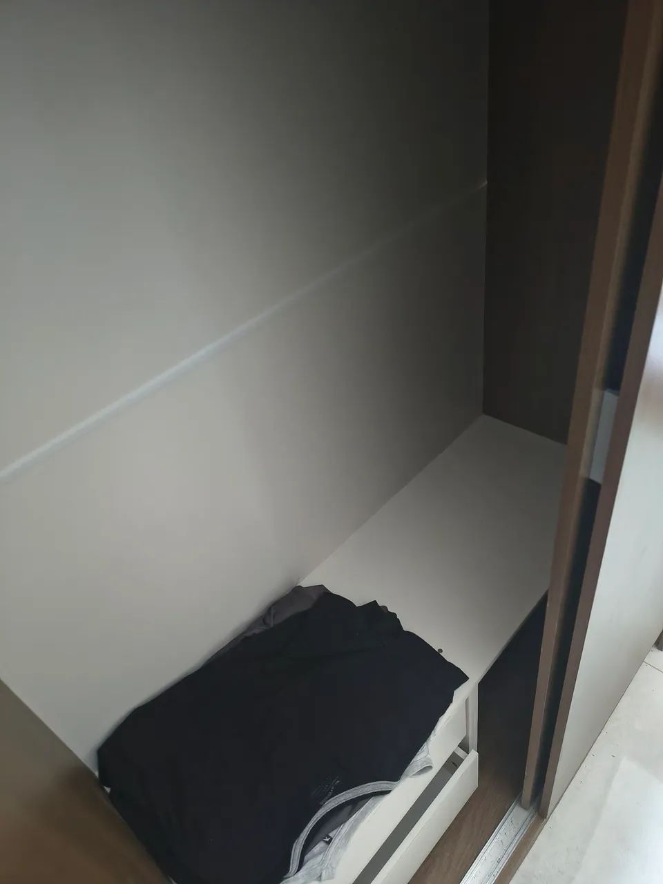 Guarda roupa 2 portas perfeito estado - Foto 4
