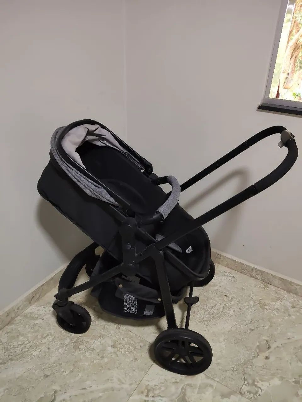 Carrinho de Bebê com Bebê conforto - Foto 2