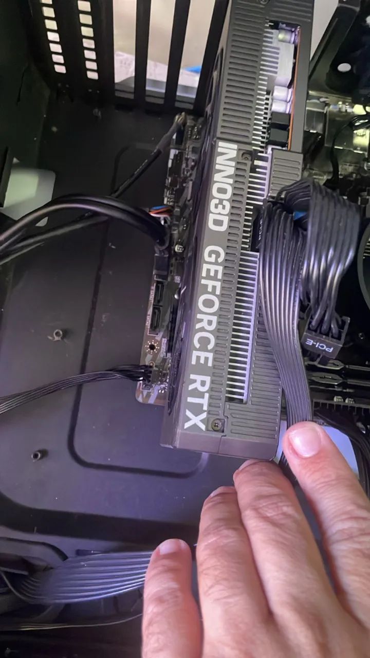 RTX 5050 INNO3D  - Foto 4