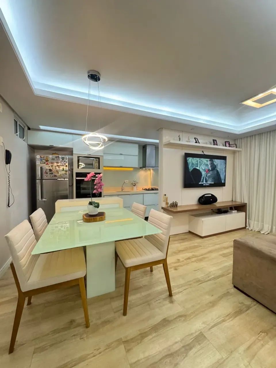 Vendo Excelente Apto com 2 quartos || Todo reformado e com projetado