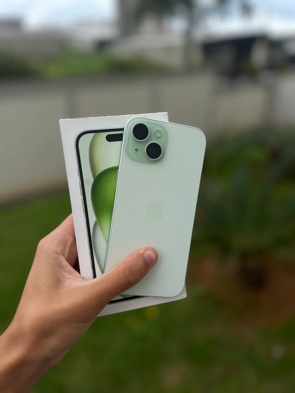 iPhone 15 Plus 128GB Branco - Celulares e Smartphones