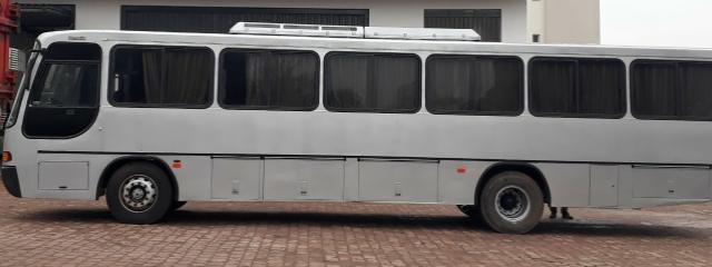 Onibus- Vw Comil Versatile- 42 pass. ano 98