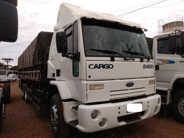 Ford Cargo 2422 cabina leito