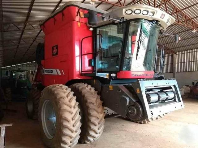 Colheitadeira MF 9790