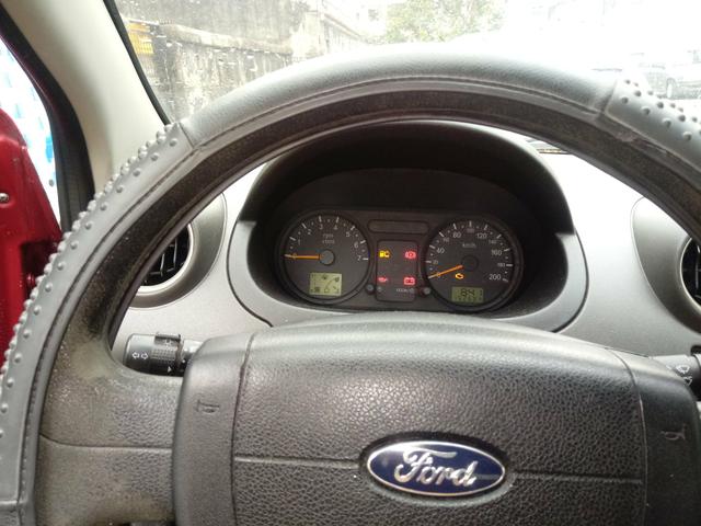 Vendo Fiesta Sedan 1.6 Ano 2005 - Foto 2