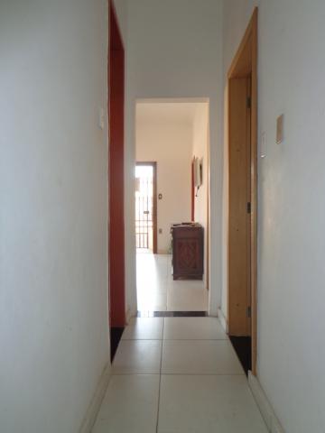 Casa em excelente localização , próximo a comércio variado. - Foto 9