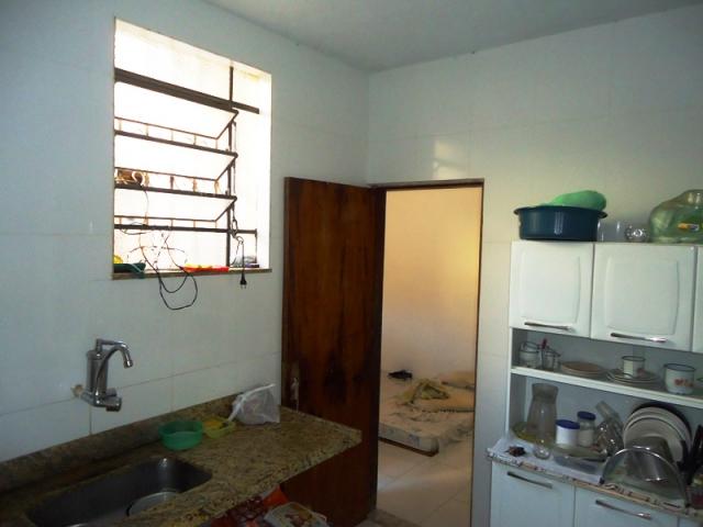Excelente casa geminada em rua plana, local tranquilo, um dos melhores pontos do bairro, p - Foto 4