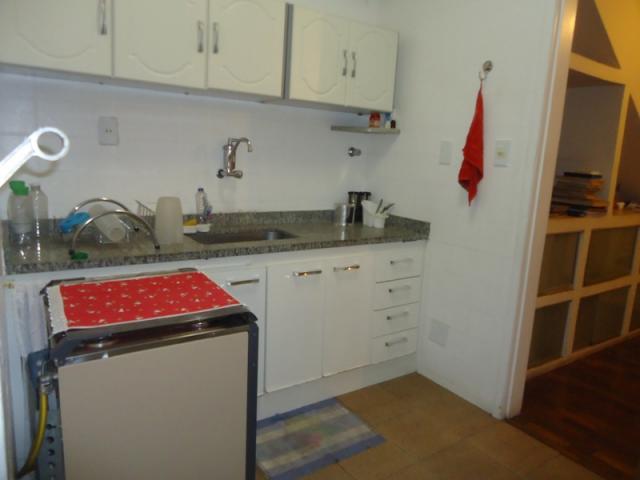 Casa geminada no melhor ponto do bairro! - Foto 7