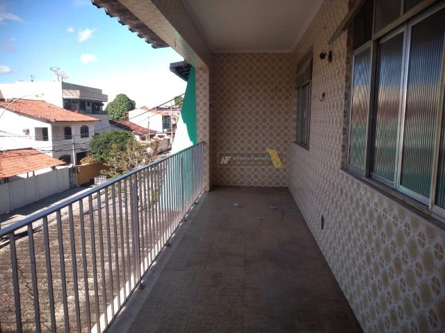 Oportunidade - Casa em rua residencial - Foto 2