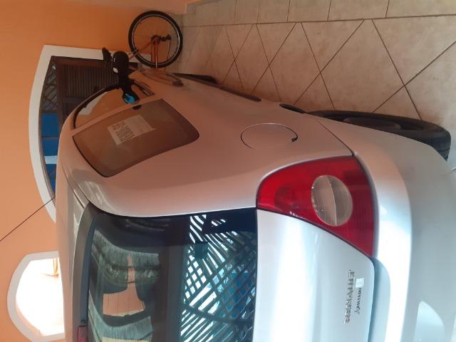 Clio - Foto 3