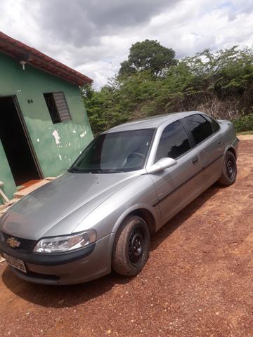 Vendo' Vectra 2.0 .97 atrasado 8.500 ou em dias9.300