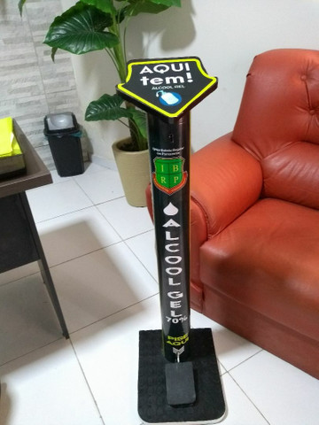 Totem de álcool em gel