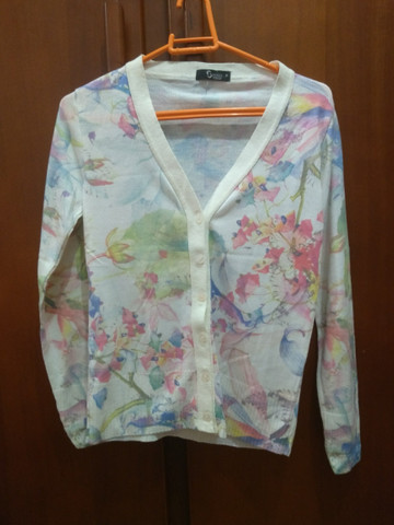 Cardigan nunca usado aquarela