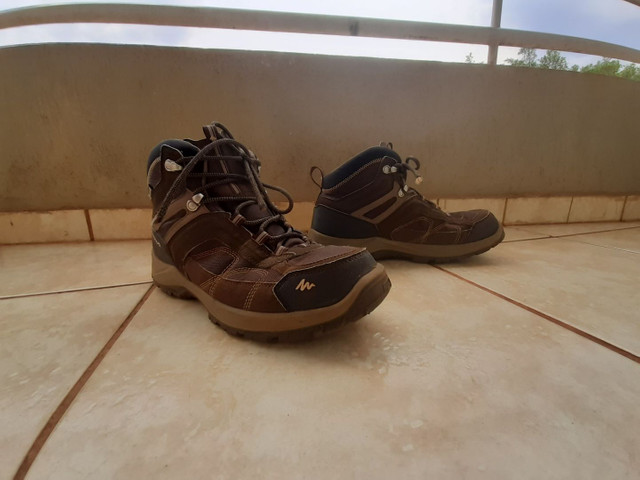 bota quechua mh100