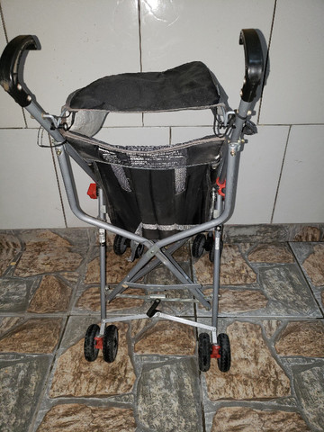 Carrinho Umbrella Slim Preto Voyage (Só Venda) - Foto 2