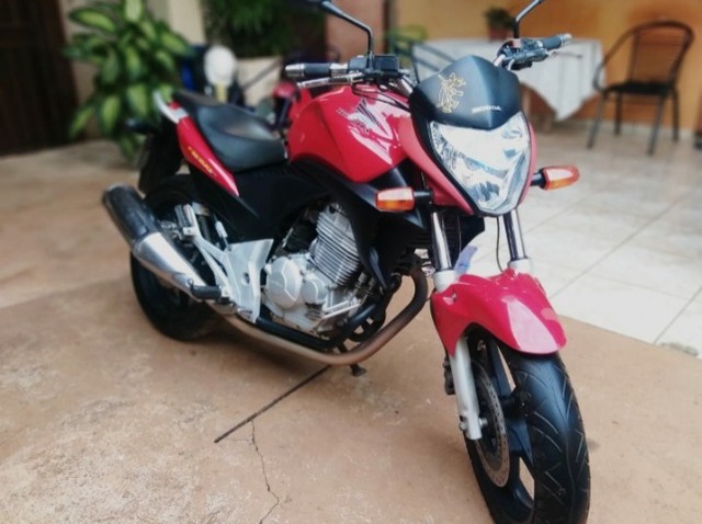 HONDA CB 300R